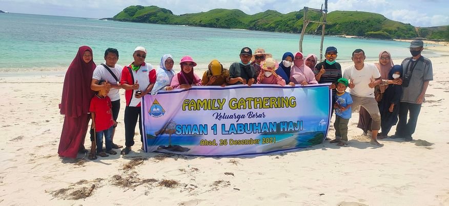 Meriahnya Acara Family Gathering keluarga besar SMAN 1 Labuhan Haji 