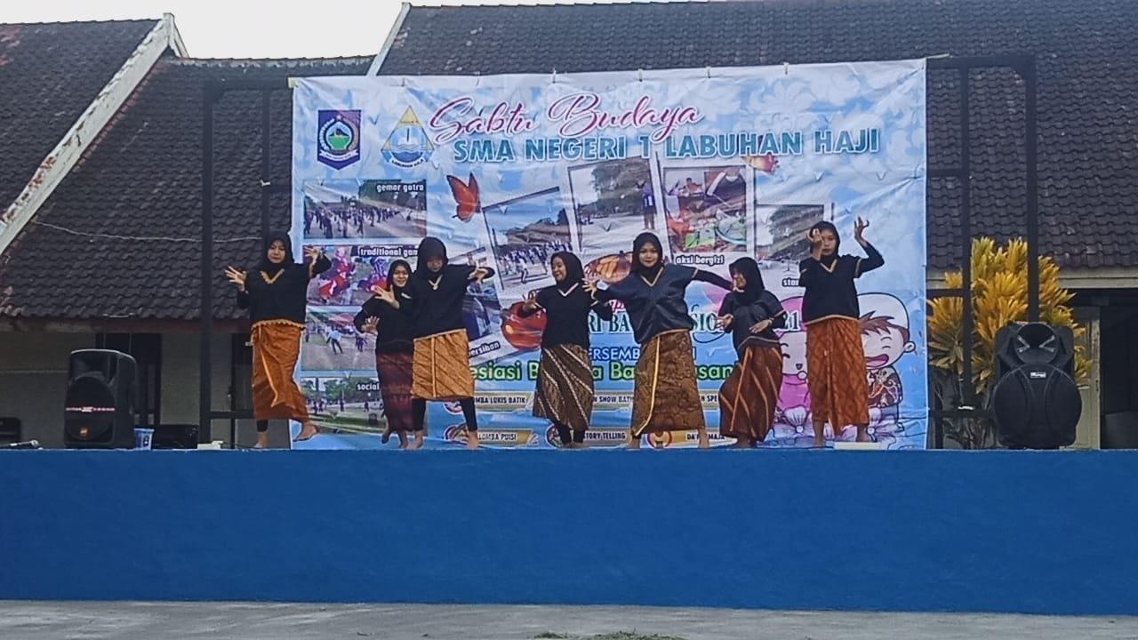 Kemeriahan Peringatan Hari Batik Nasional dalam Gebyar Sabtu Budaya