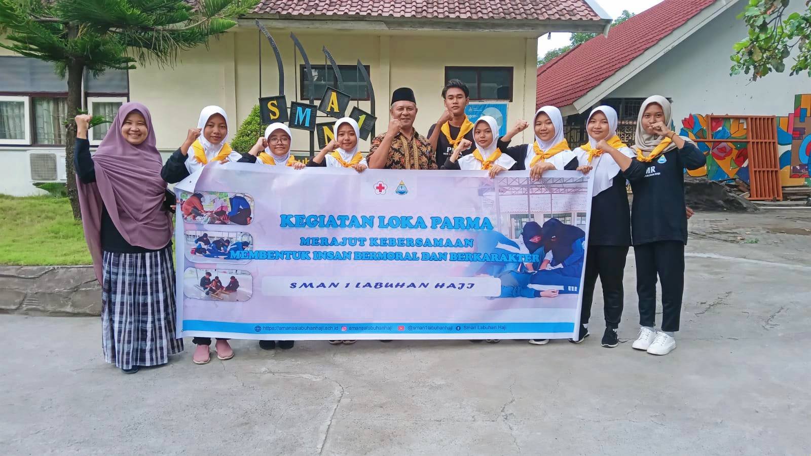 Pelepasan tim PMR yang mengikuti lomba LOKAPARMA se-NTB SMAN 1 Labuhan Haji